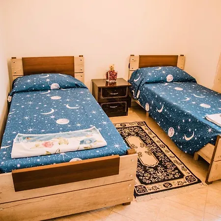 10 Minutes From The Sea Yellow House فندق دراس